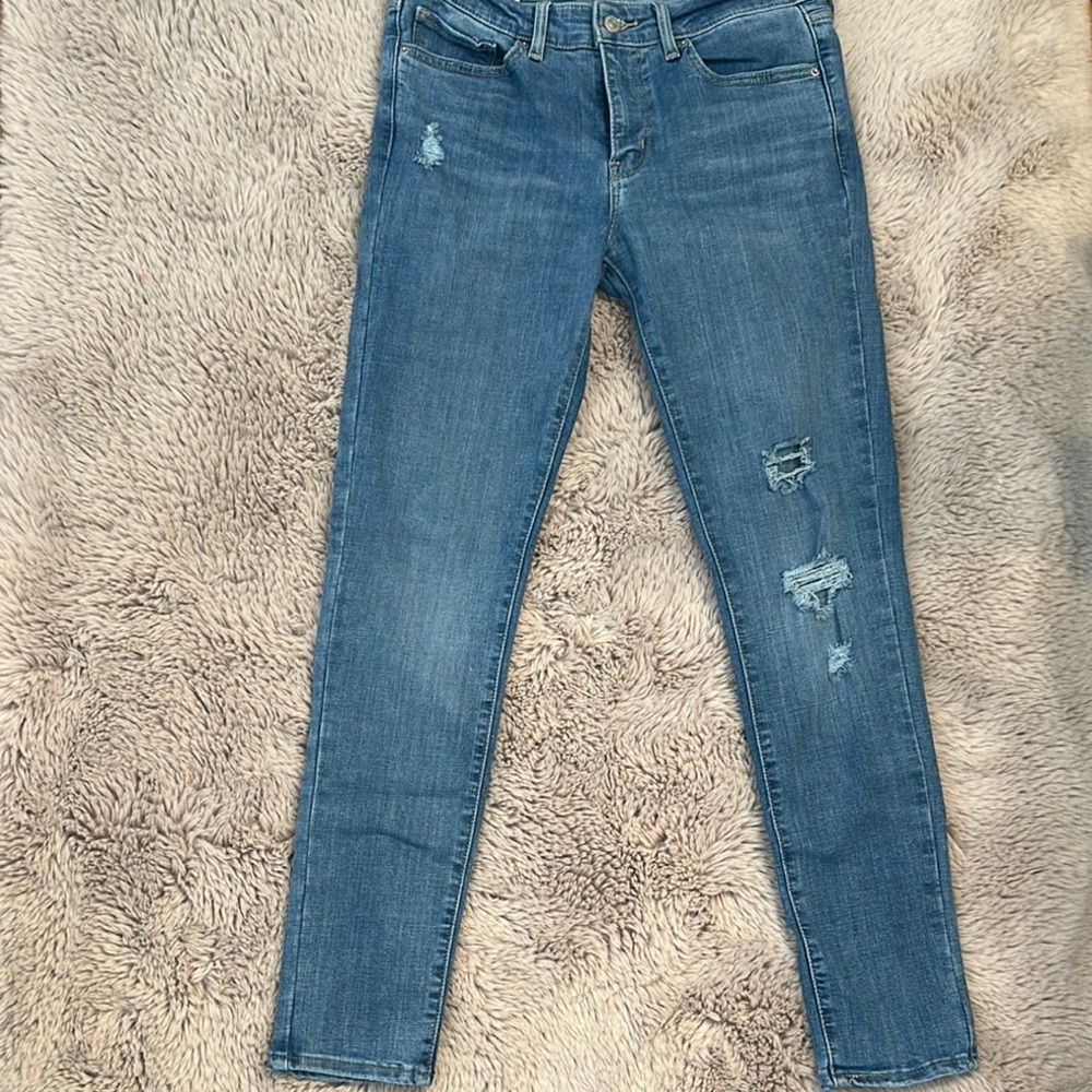 Levi’s Classic Blue Distressed Women's Jeans